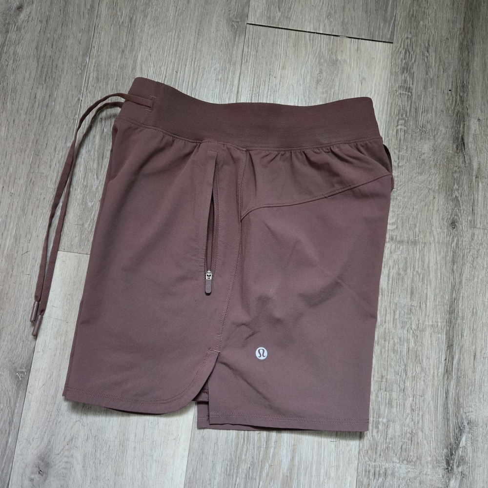 Lululemon Womens License to Train High-Rise Short Size 2 Brown Color
